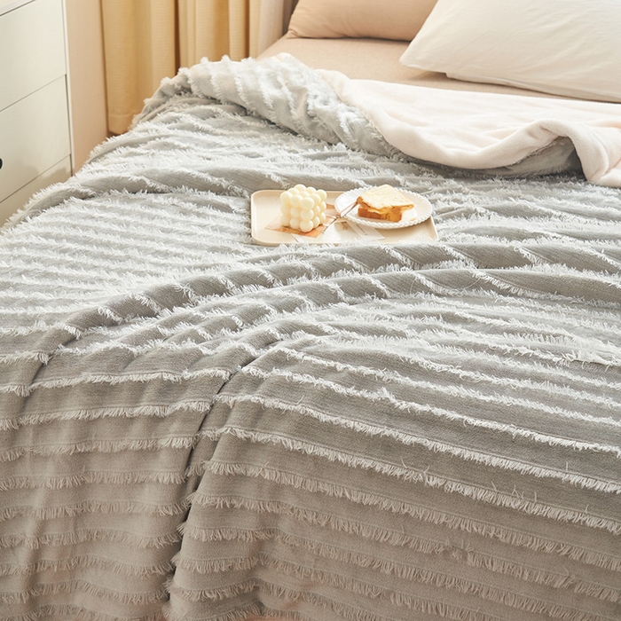 91家纺网 家纺一手货源 找家纺 吾诺家居 2023新款流苏绒双层多功能毯 浅灰流苏毯