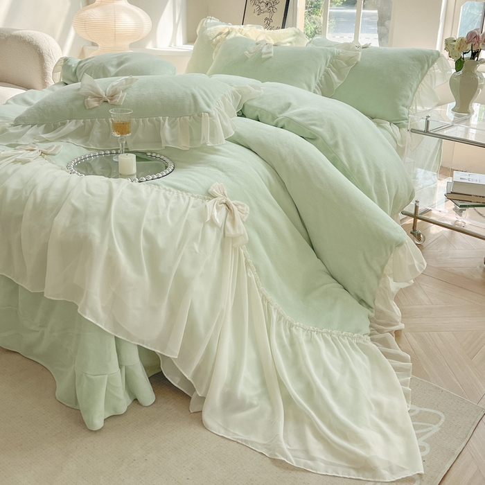 91家纺网 家纺一手货源 找家纺 艺玲家纺 2023新款甜心高克重牛奶绒雪纺花边蝴蝶结系列四件套 牛奶绒甜心绿