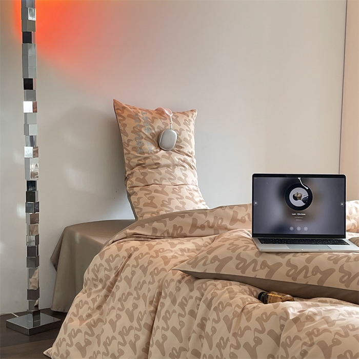 91家纺网 家纺一手货源 找家纺 （总）2023新款50s缎纹数码印花长绒棉四件套-love系列