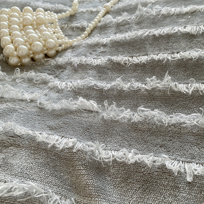 91家纺网 家纺一手货源 找家纺 吾诺家居 2023新款保暖流苏绒牛奶绒四件套 流苏浅灰