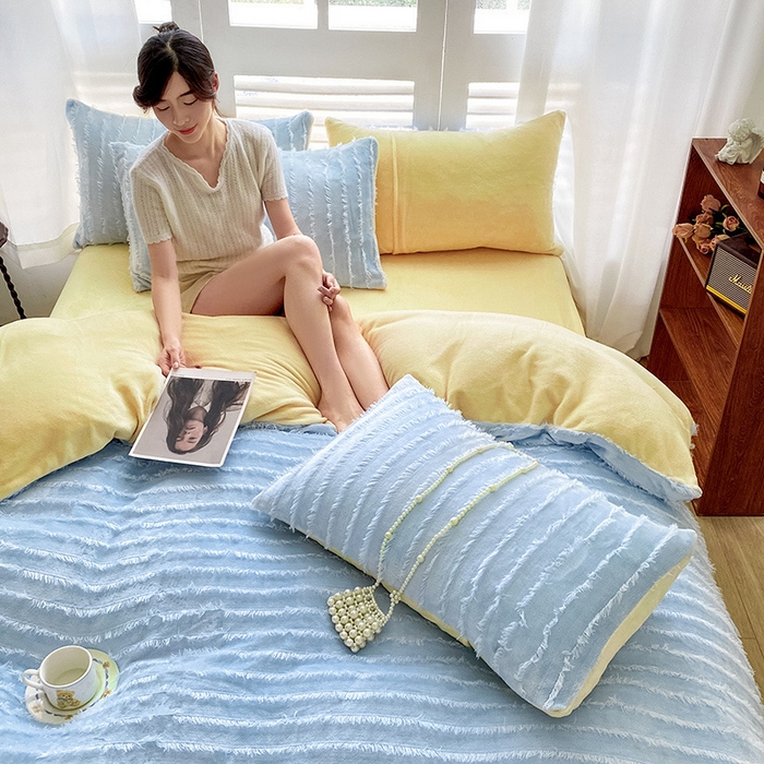 91家纺网 家纺一手货源 找家纺 吾诺家居 2023新款保暖流苏绒牛奶绒四件套 流苏浅蓝