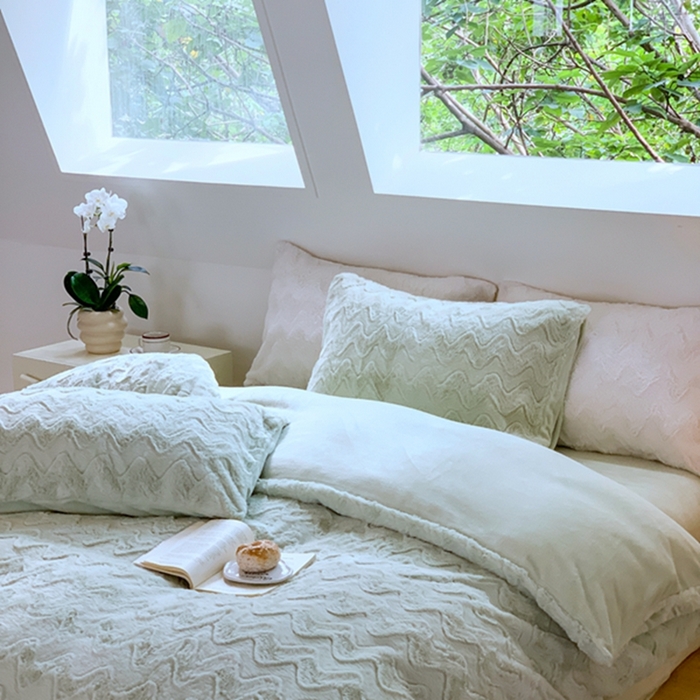 91家纺网 家纺一手货源 找家纺 昔可家纺 2023兔兔绒四件套 绿波纹