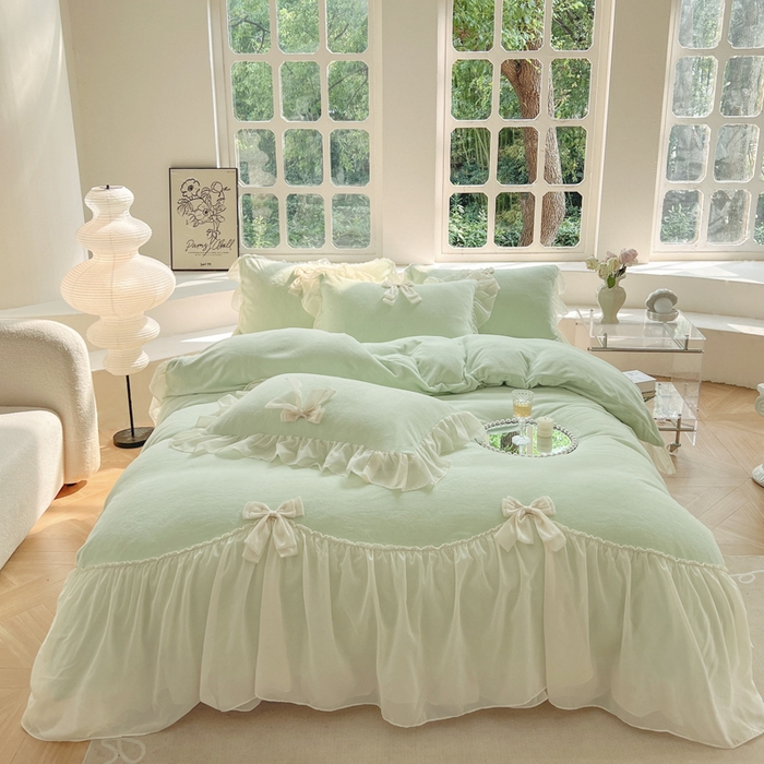 91家纺网 家纺一手货源 找家纺 艺玲家纺 2023新款甜心高克重牛奶绒雪纺花边蝴蝶结系列四件套 牛奶绒甜心绿