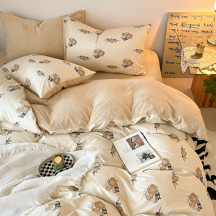 91家纺网 家纺一手货源 找家纺 麦伦家居 2023秋冬新品多功能床品全棉加牛奶绒四件套 玫瑰花开