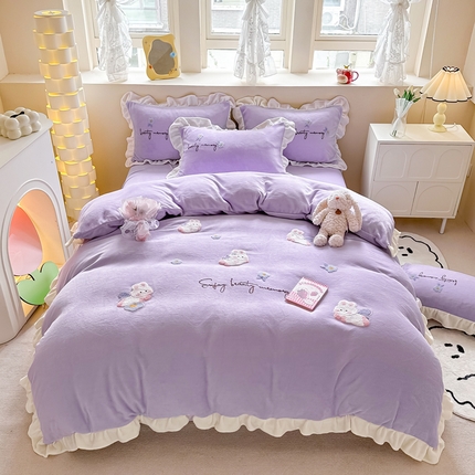 91家纺网 家纺一手货源 找家纺 （总）芯贝儿 2023款小清新加厚保暖牛奶绒雕花绒宝宝绒刺绣花四件套