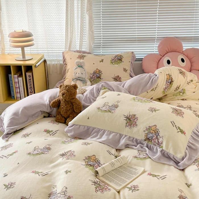 91家纺网 家纺一手货源 找家纺 昔可家纺 2023新款花边款牛奶绒四件套 熊熊花园