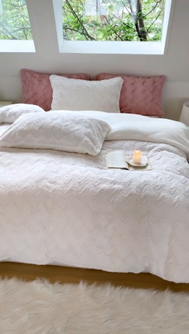 91家纺网 家纺一手货源 找家纺 昔可家纺 2023兔兔绒四件套 奶白波纹