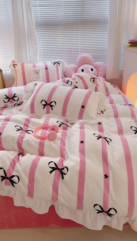 91家纺网 家纺一手货源 找家纺 昔可家纺 2023新款花边款牛奶绒四件套 粉条星星蝴蝶结