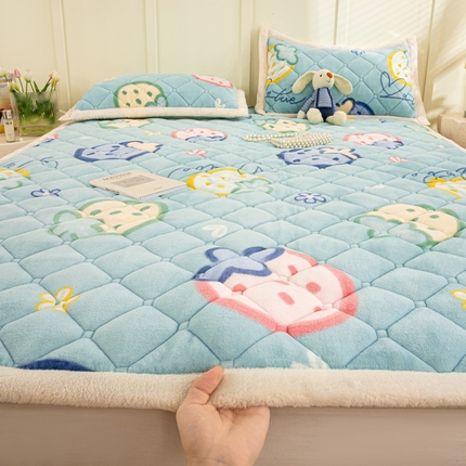 91家纺网 家纺一手货源 找家纺 （总）慕木家纺 2025新款A类牛奶绒纯色印花加厚保暖床垫护垫床褥子（可供跨境外贸抽空爆款首选）