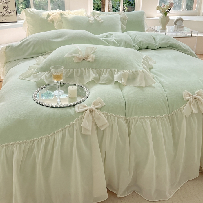 91家纺网 家纺一手货源 找家纺 艺玲家纺 2023新款甜心高克重牛奶绒雪纺花边蝴蝶结系列四件套 牛奶绒甜心绿