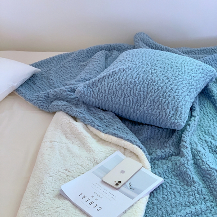 91家纺网 家纺一手货源 找家纺 昔可家纺 2023云朵绒毯 湖水蓝