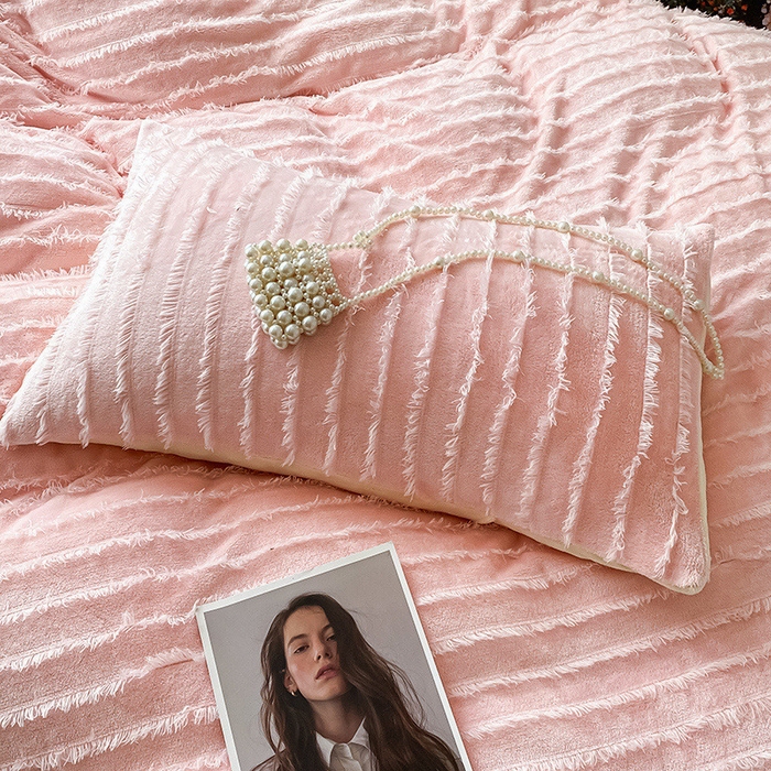 91家纺网 家纺一手货源 找家纺 吾诺家居 2023新款保暖流苏绒牛奶绒四件套 流苏浅粉