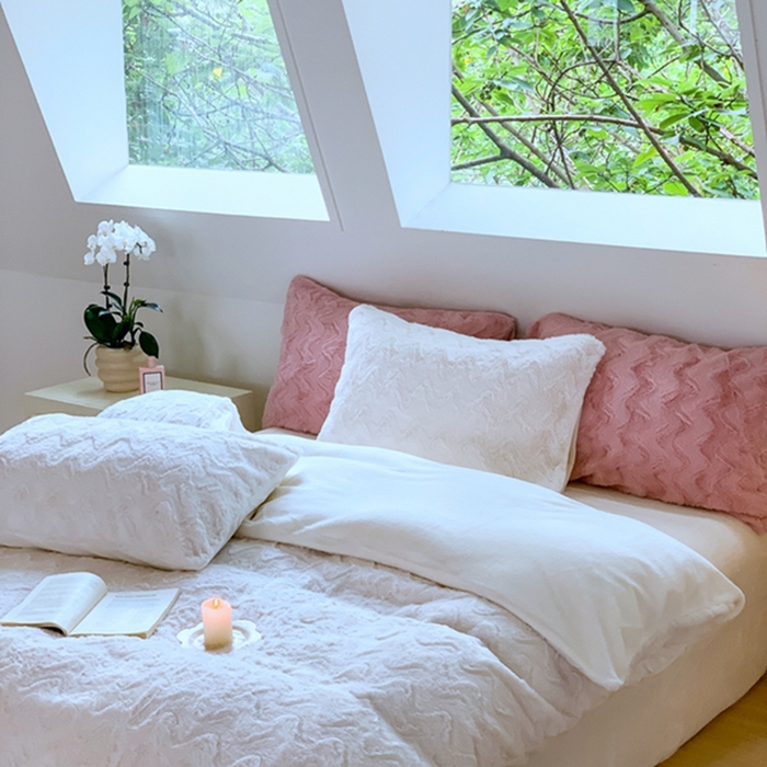 91家纺网 家纺一手货源 找家纺 昔可家纺 2023兔兔绒四件套 奶白波纹