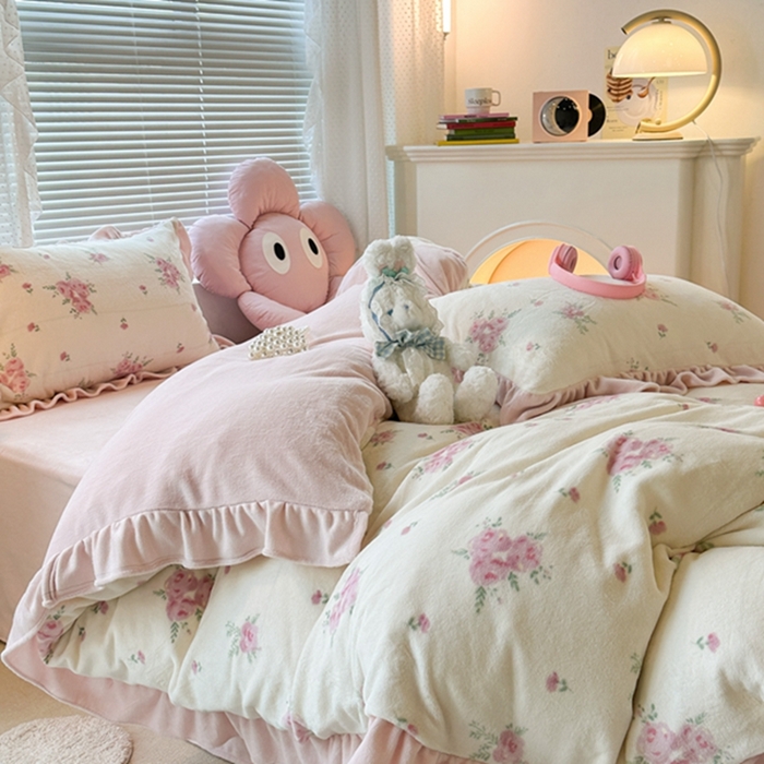 91家纺网 家纺一手货源 找家纺 昔可家纺 2023新款花边款牛奶绒四件套 午后茶花