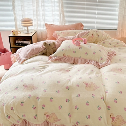 91家纺网 家纺一手货源 找家纺 昔可家纺 2023新款花边款牛奶绒四件套 天鹅玫瑰