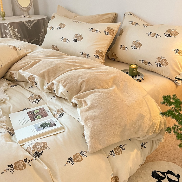 91家纺网 家纺一手货源 找家纺 麦伦家居 2023秋冬新品多功能床品全棉加牛奶绒四件套 玫瑰花开