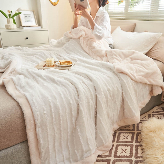 91家纺网 家纺一手货源 找家纺 吾诺家居 2023新款流苏绒双层多功能毯 米白流苏毯