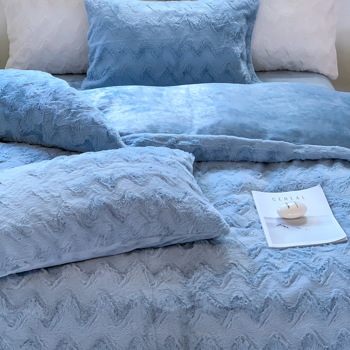 91家纺网 家纺一手货源 找家纺 昔可家纺 2023兔兔绒四件套 蓝波纹