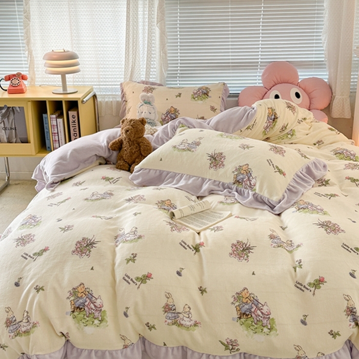 91家纺网 家纺一手货源 找家纺 昔可家纺 2023新款花边款牛奶绒四件套 熊熊花园