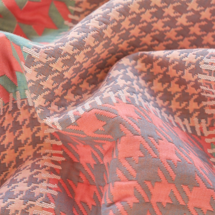 91家纺网 家纺一手货源 找家纺 棠薇家纺-毛巾被 2023新款60支细纱全棉枕巾三层纱夹棉枕巾 艾克粉枕巾