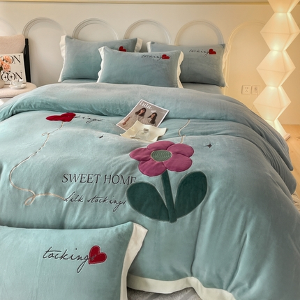 91家纺网 家纺一手货源 找家纺 （总）子曰 2023新款全消光牛奶绒贴布绣四件套-向阳花开