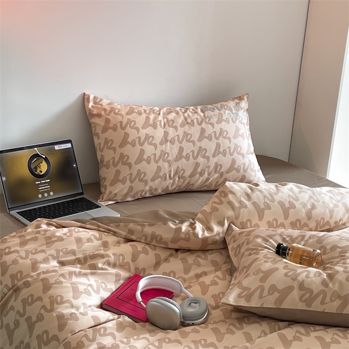 91家纺网 家纺一手货源 找家纺 （总）2023新款50s缎纹数码印花长绒棉四件套-love系列