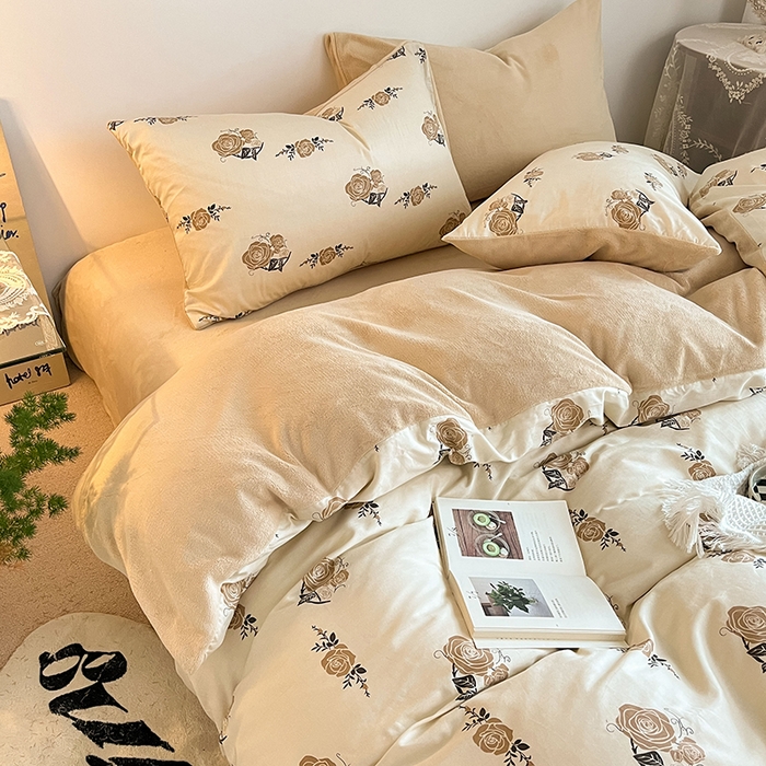 91家纺网 家纺一手货源 找家纺 麦伦家居 2023秋冬新品多功能床品全棉加牛奶绒四件套 玫瑰花开