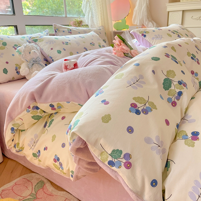 91家纺网 家纺一手货源 找家纺 麦伦家居 2023秋冬新品多功能床品全棉加牛奶绒四件套 北野花雾