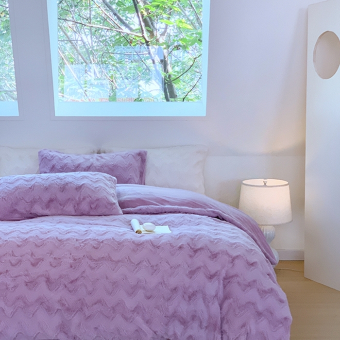 91家纺网 家纺一手货源 找家纺 昔可家纺 2023兔兔绒四件套 紫波纹