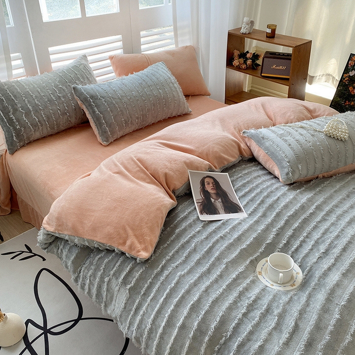 91家纺网 家纺一手货源 找家纺 吾诺家居 2023新款保暖流苏绒牛奶绒四件套 流苏浅灰