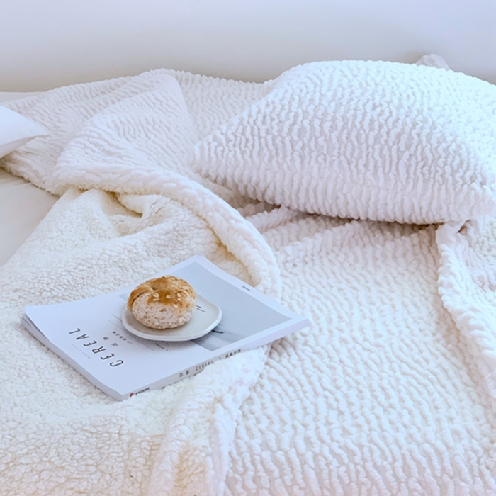 91家纺网 家纺一手货源 找家纺 昔可家纺 2023云朵绒毯 奶白色