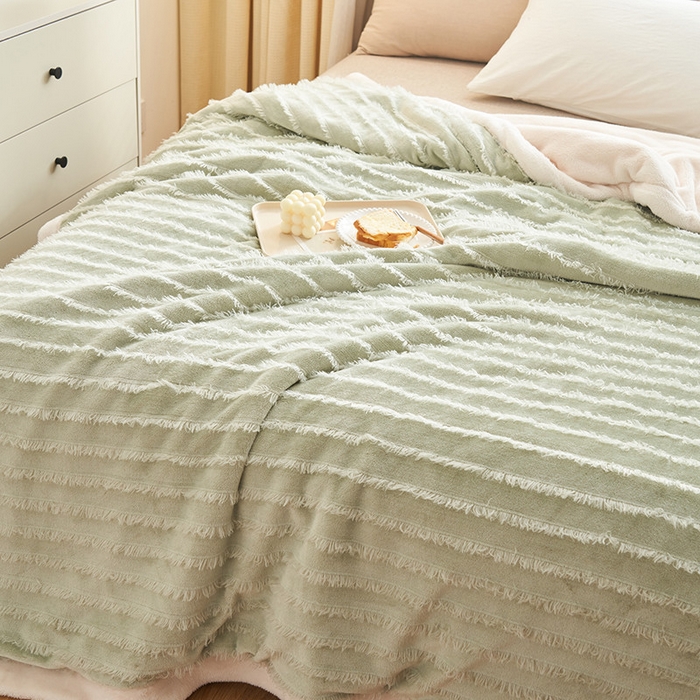 91家纺网 家纺一手货源 找家纺 吾诺家居 2023新款流苏绒双层多功能毯 果绿流苏毯