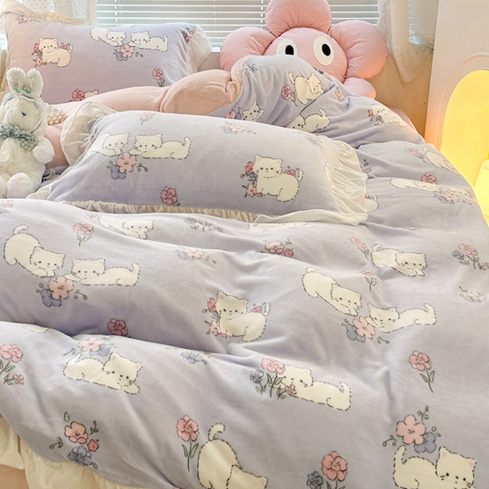 91家纺网 家纺一手货源 找家纺 昔可家纺 2023新款花边款牛奶绒四件套 花花小猫咪