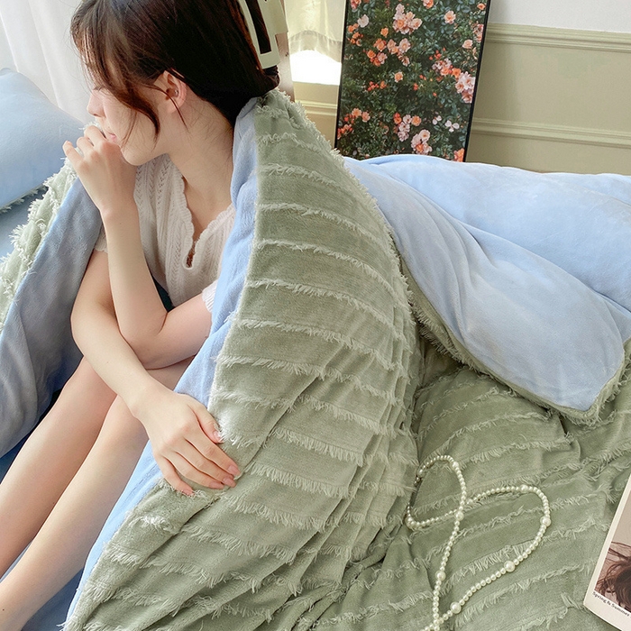 91家纺网 家纺一手货源 找家纺 吾诺家居 2023新款保暖流苏绒牛奶绒四件套 流苏果绿