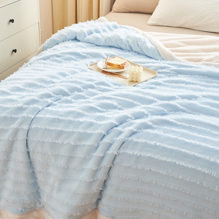 91家纺网 家纺一手货源 找家纺 吾诺家居 2023新款流苏绒双层多功能毯 浅蓝流苏毯