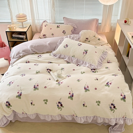 昔可家纺 2023新款花边款牛奶绒四件套 紫色葡萄