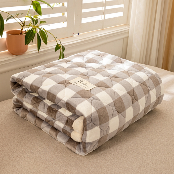 91家纺网 家纺一手货源 找家纺 慕木家纺 2025新款A类牛奶绒纯色印花加厚保暖床垫护垫床褥子 灰小格