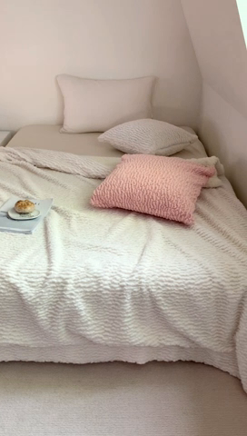 91家纺网 家纺一手货源 找家纺 昔可家纺 2023云朵绒毯 奶白色