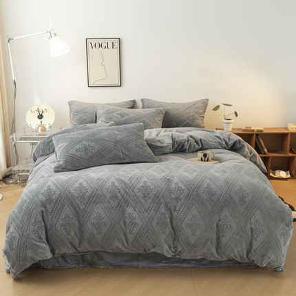 91家纺网 家纺一手货源 找家纺 寐眠 2023新款牛奶绒剪花四件套（菱格） 深灰纯色