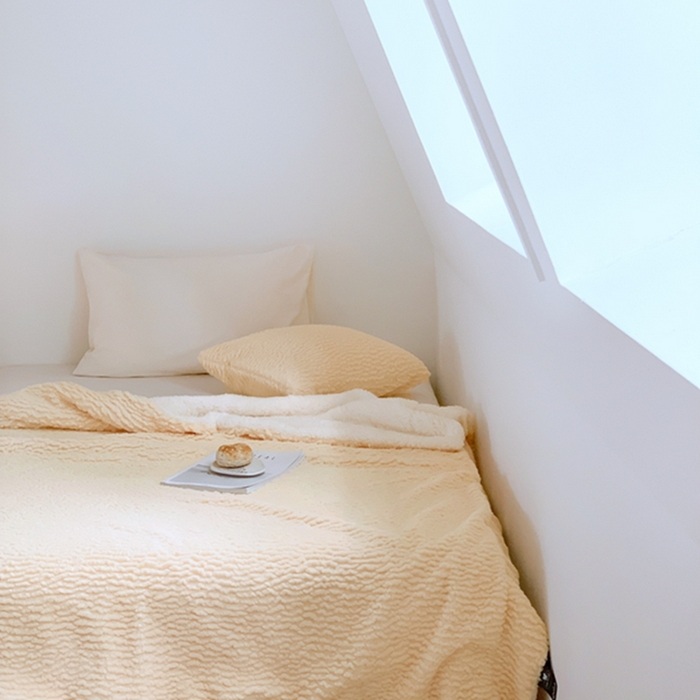 91家纺网 家纺一手货源 找家纺 昔可家纺 2023云朵绒毯 奶油黄