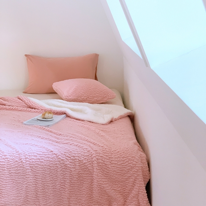 91家纺网 家纺一手货源 找家纺 昔可家纺 2023云朵绒毯 珊瑚粉