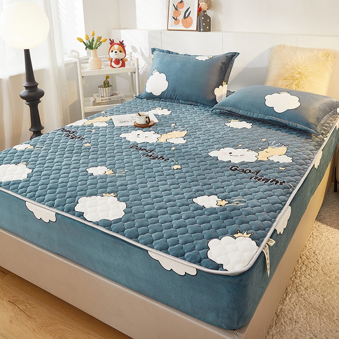 91家纺网 家纺一手货源 找家纺 米柳家纺 2023直播爆款牛奶绒夹棉床笠 云之恋