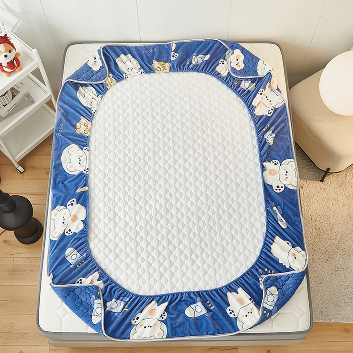 91家纺网 家纺一手货源 找家纺 米柳家纺 2023直播爆款牛奶绒夹棉床笠 太空熊