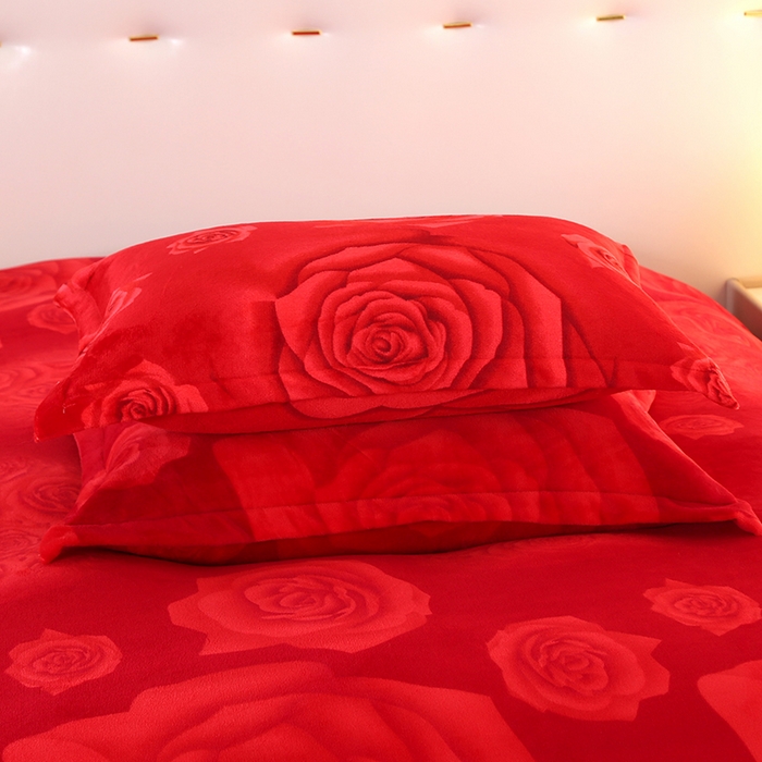 91家纺网 家纺一手货源 找家纺 爱洛 2023新款高克重印花牛奶绒四件套金貂绒四件套 大红玫瑰