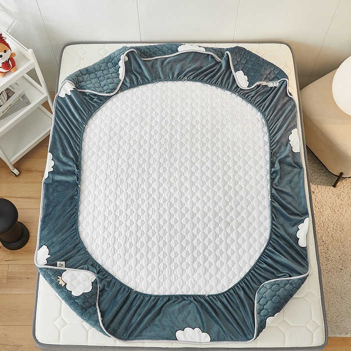 91家纺网 家纺一手货源 找家纺 米柳家纺 2023直播爆款牛奶绒夹棉床笠 云之恋