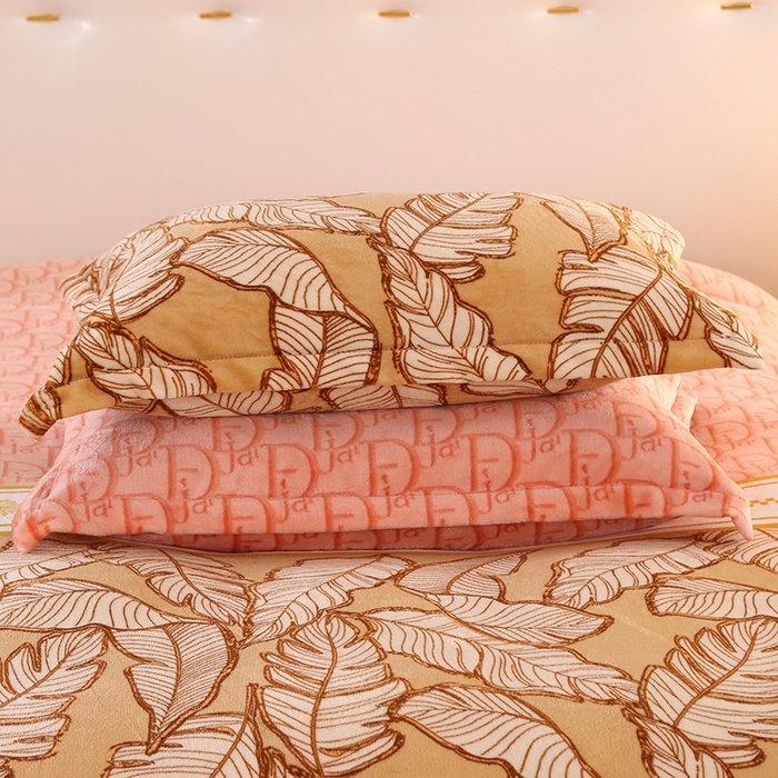 91家纺网 家纺一手货源 找家纺 （总）爱洛 2023新款高克重印花牛奶绒四件套金貂绒四件套