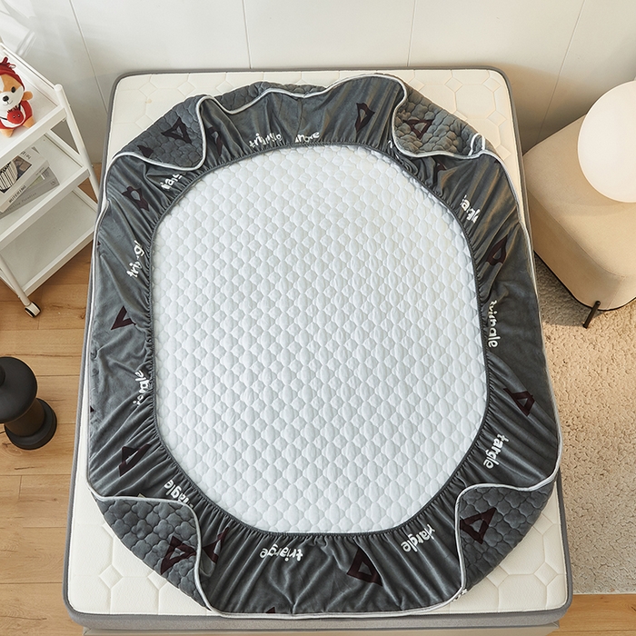 91家纺网 家纺一手货源 找家纺 米柳家纺 2023直播爆款牛奶绒夹棉床笠 奇妙三角