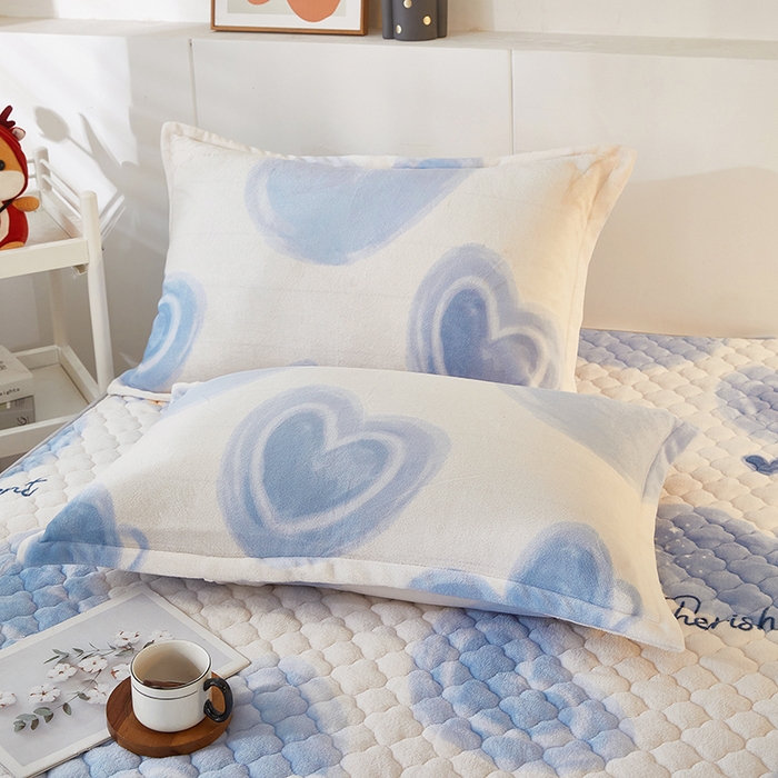 91家纺网 家纺一手货源 找家纺 米柳家纺 2023直播爆款牛奶绒夹棉床笠 怦然心动