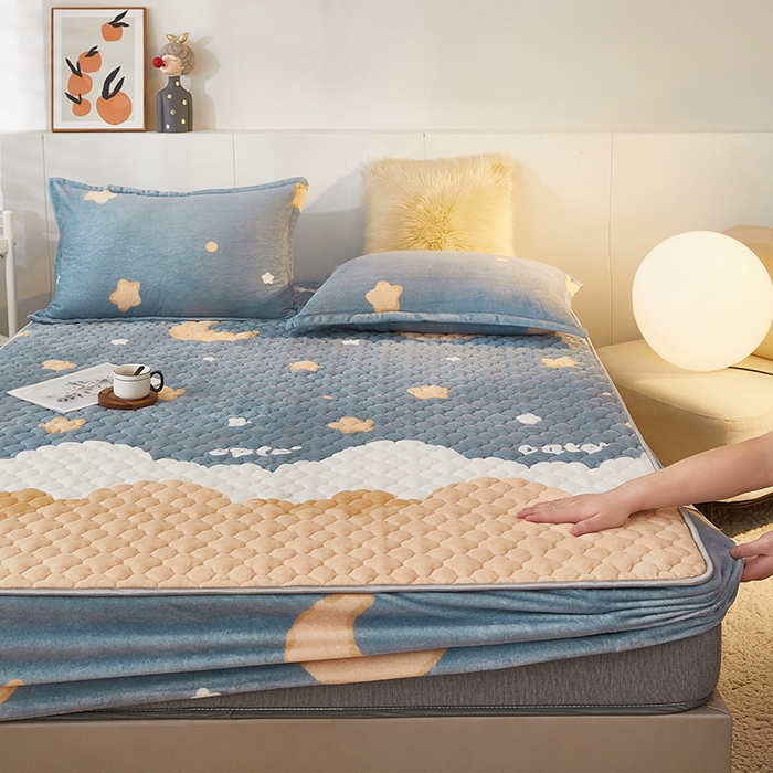 91家纺网 家纺一手货源 找家纺 米柳家纺 2023直播爆款牛奶绒夹棉床笠 星空