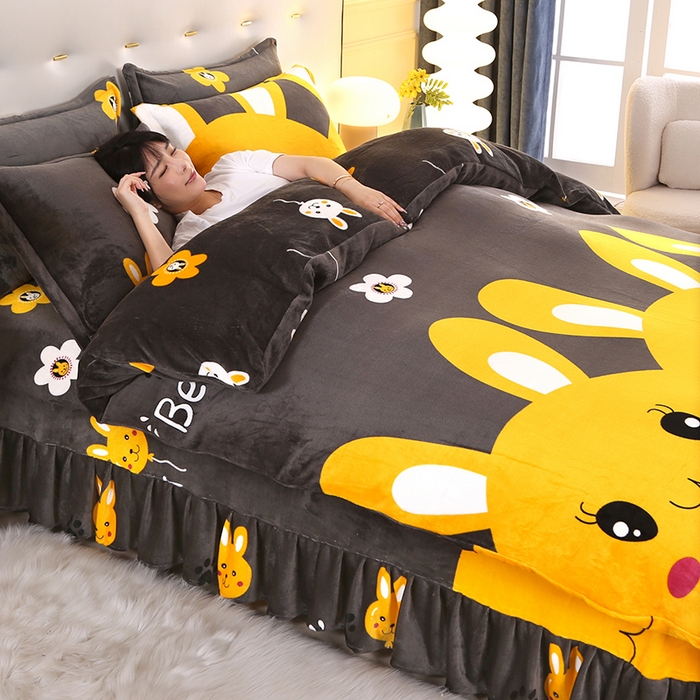 91家纺网 家纺一手货源 找家纺 爱洛 2023新款高克重印花牛奶绒四件套金貂绒四件套 萌萌兔